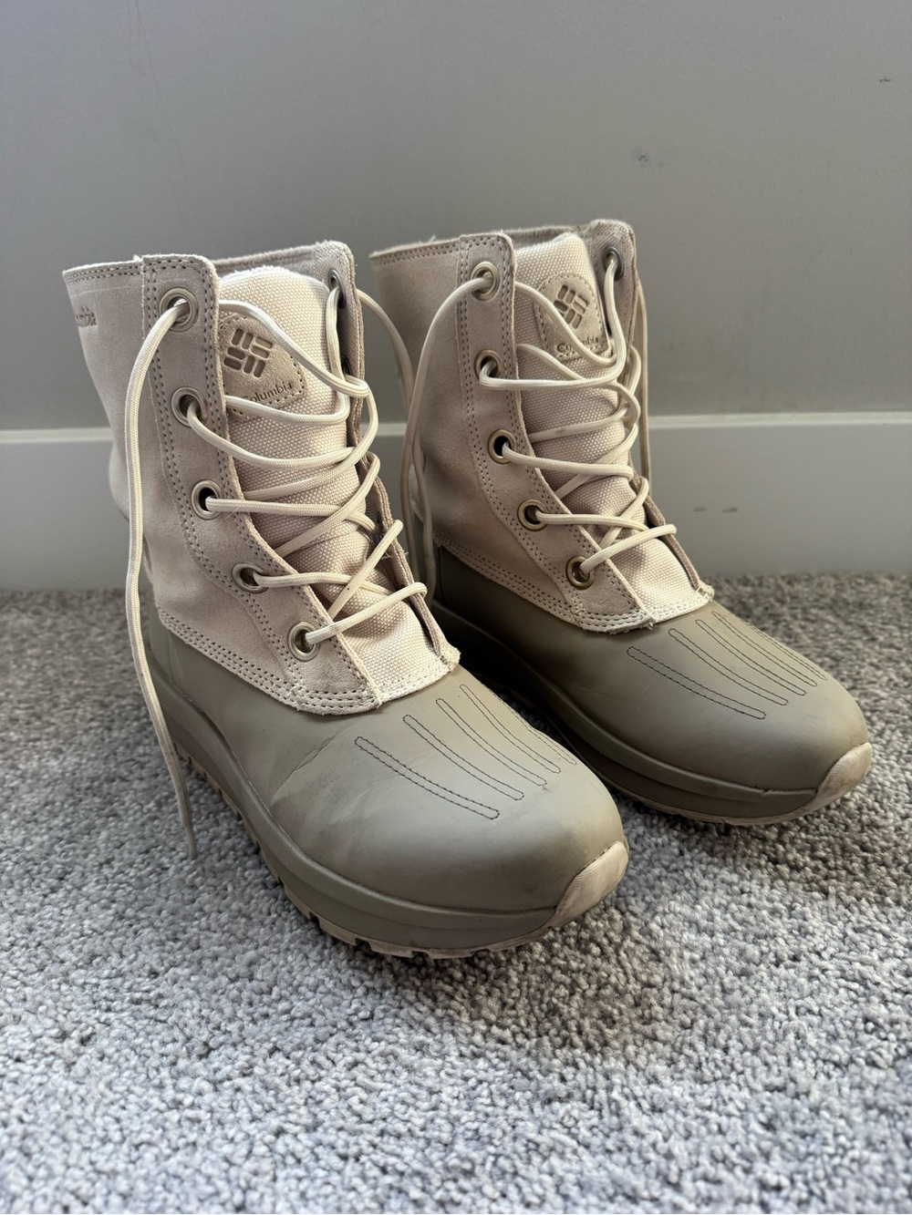 Columbia Women's Taupe and Cream Lace-Up Outdoor Boots